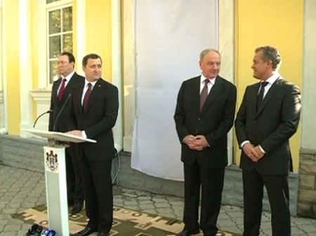 VIDEO. Seful statului, apostrofat de premier. Vezi cum se supara Filat cand Timofti nu il asculta 