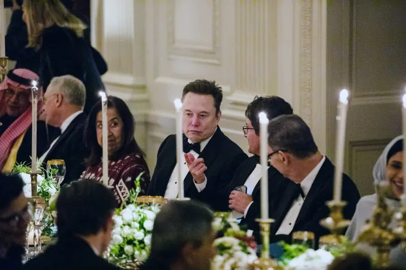 Elon Musk la cina de la Casa Albă