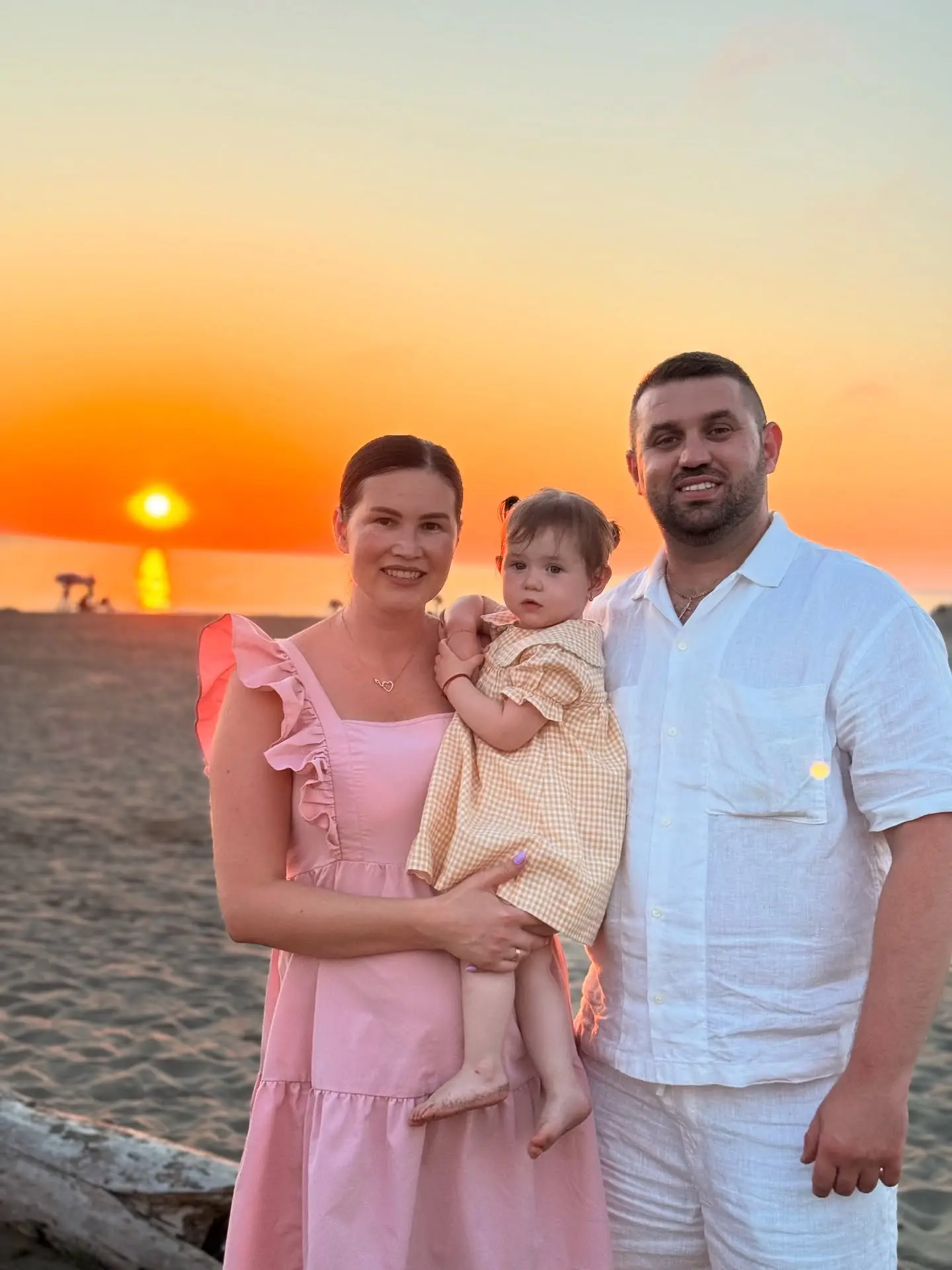 Maria Crețu, soțul său și Emily