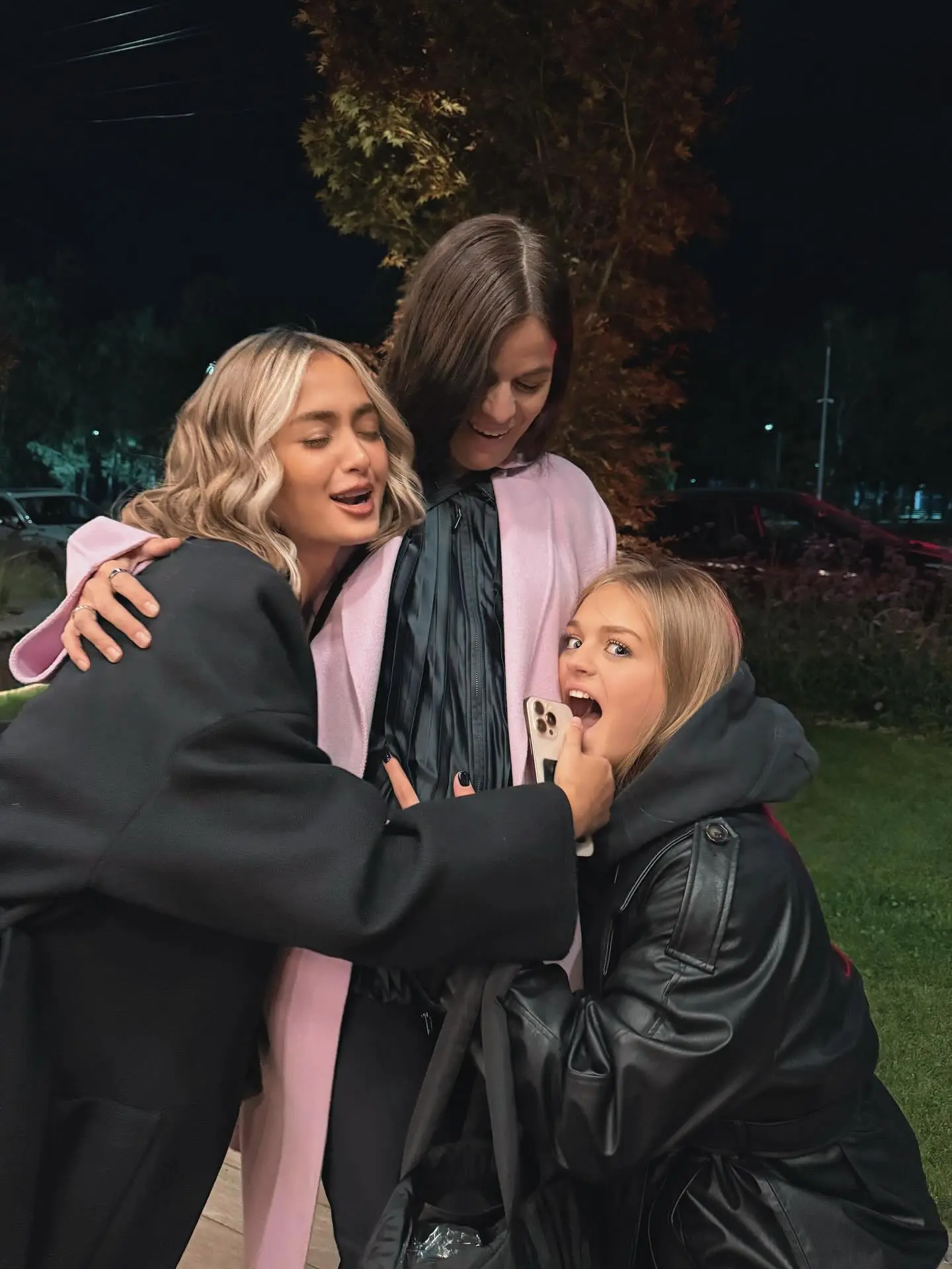 Surorile Beregoi și Alina Todasca