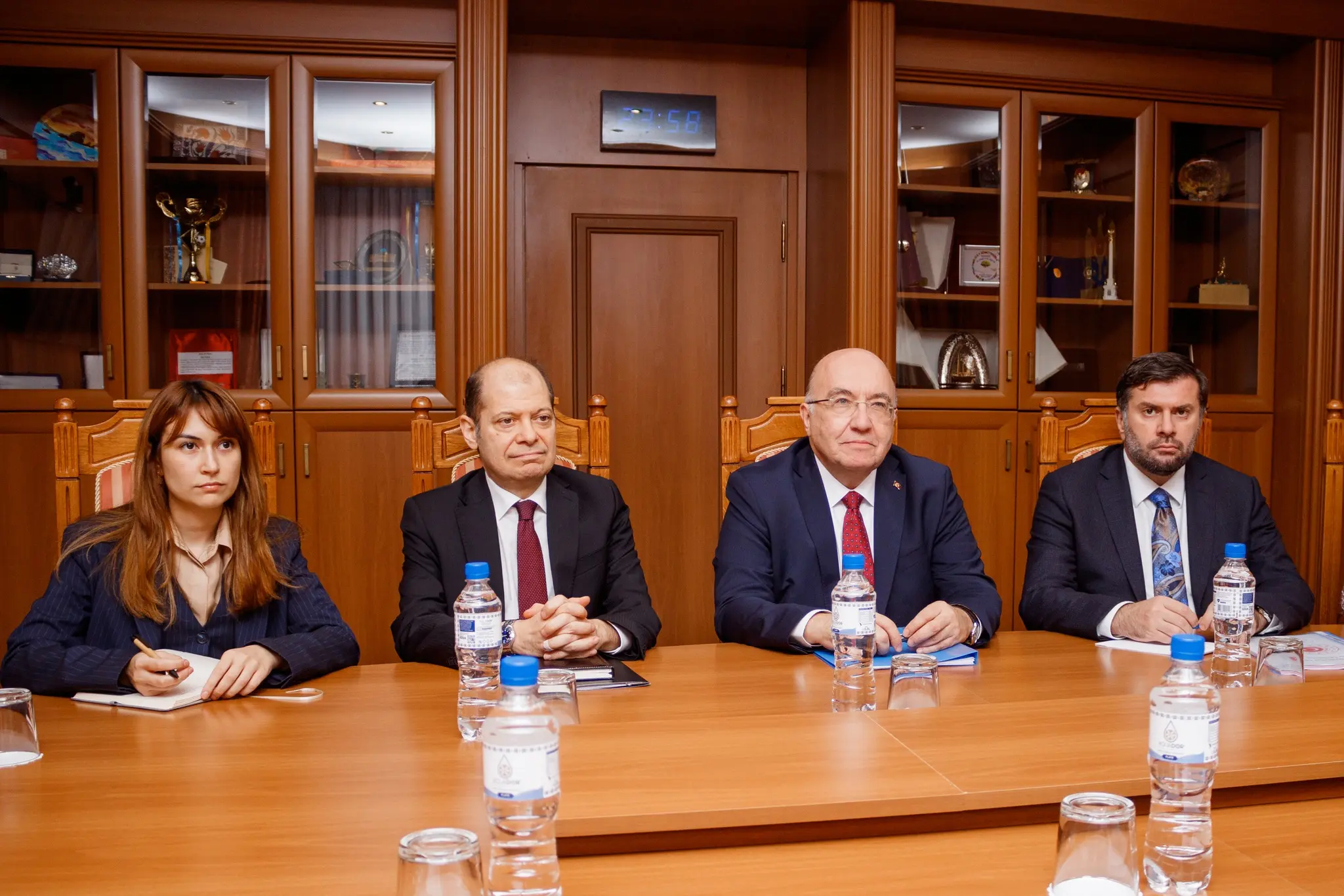 Secretarul de stat Carolina Perebinos, în dialog cu ambasadorul Mehmet Samsar