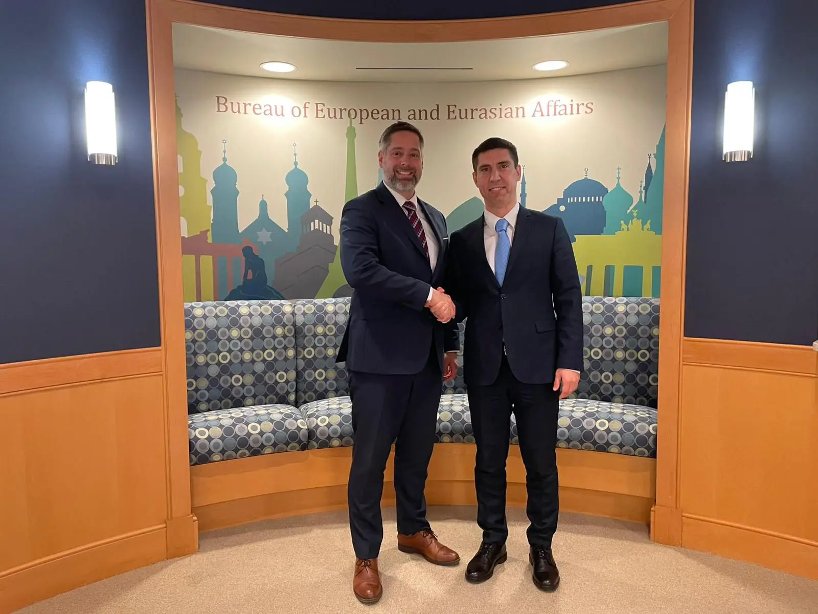 Mihai Popșoi și Christopher W. Smith