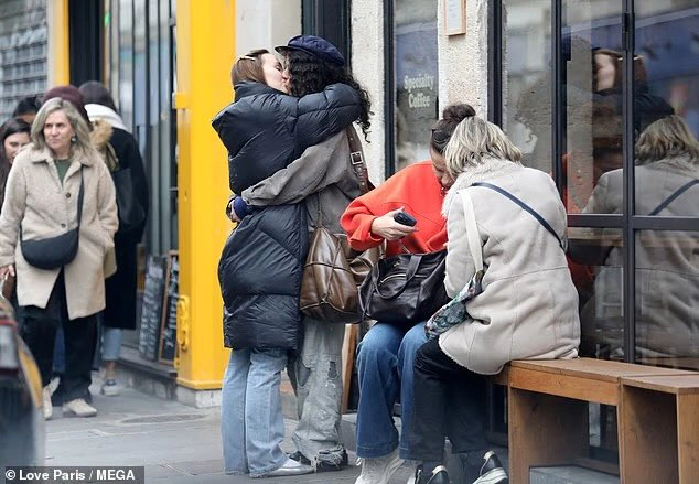 Lily-Rose Depp și partenera sa, artista 070 Shake