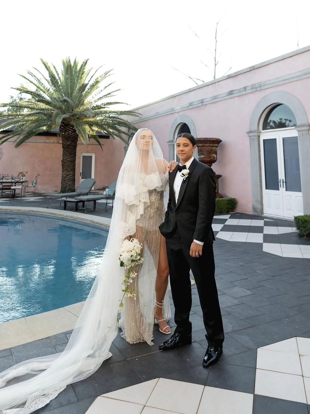 Sam Kerr și Kristie Mewis 