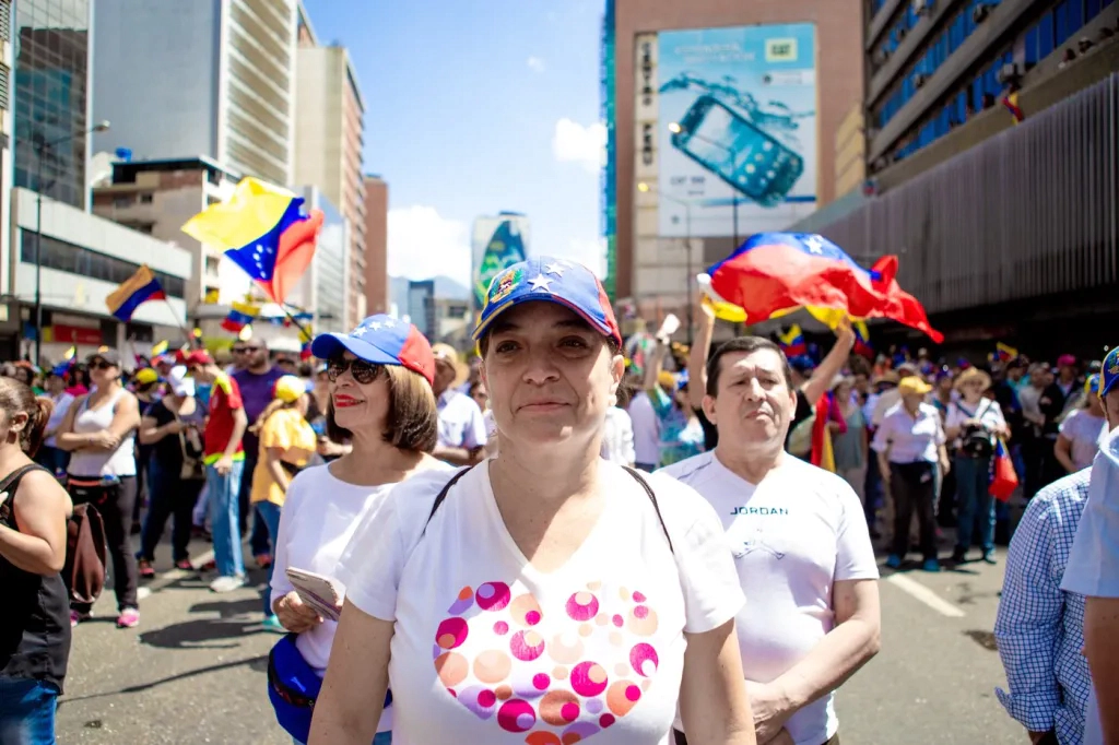 Demonstrație în Caracas, în 2019, pentru a-i cere lui Maduro să lase să intre în țară ajutor umanitar din SUA.