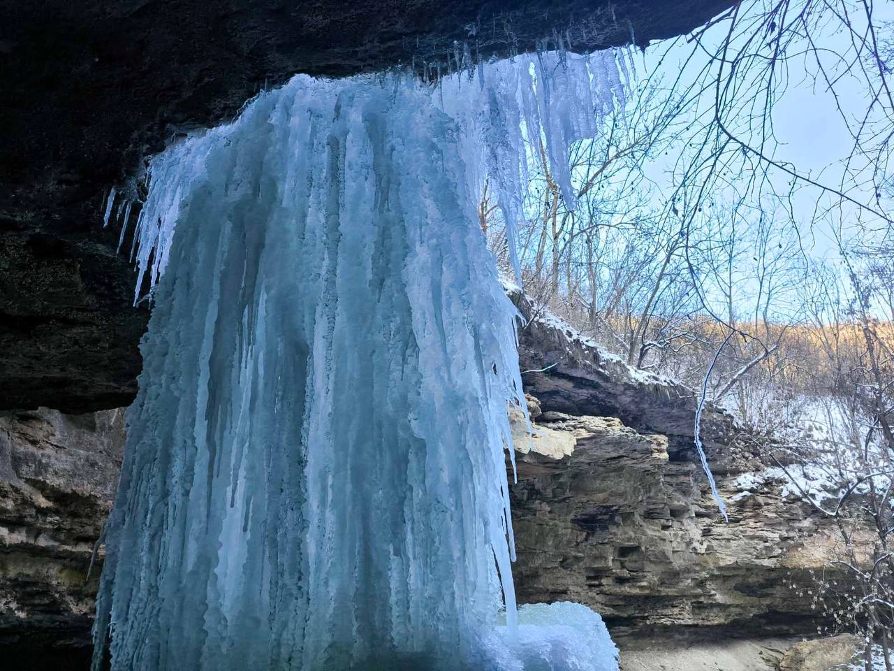  Cascada de la Saharna a înghețat 