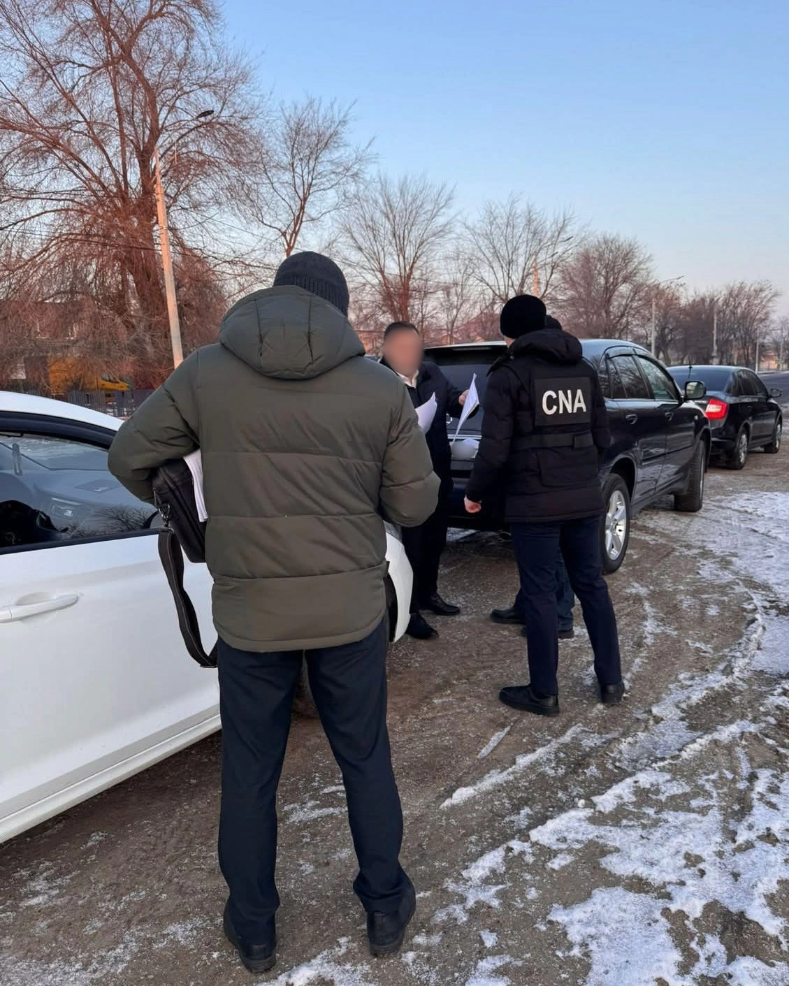 Persoane reținute într-un dosar de trafic de influență 