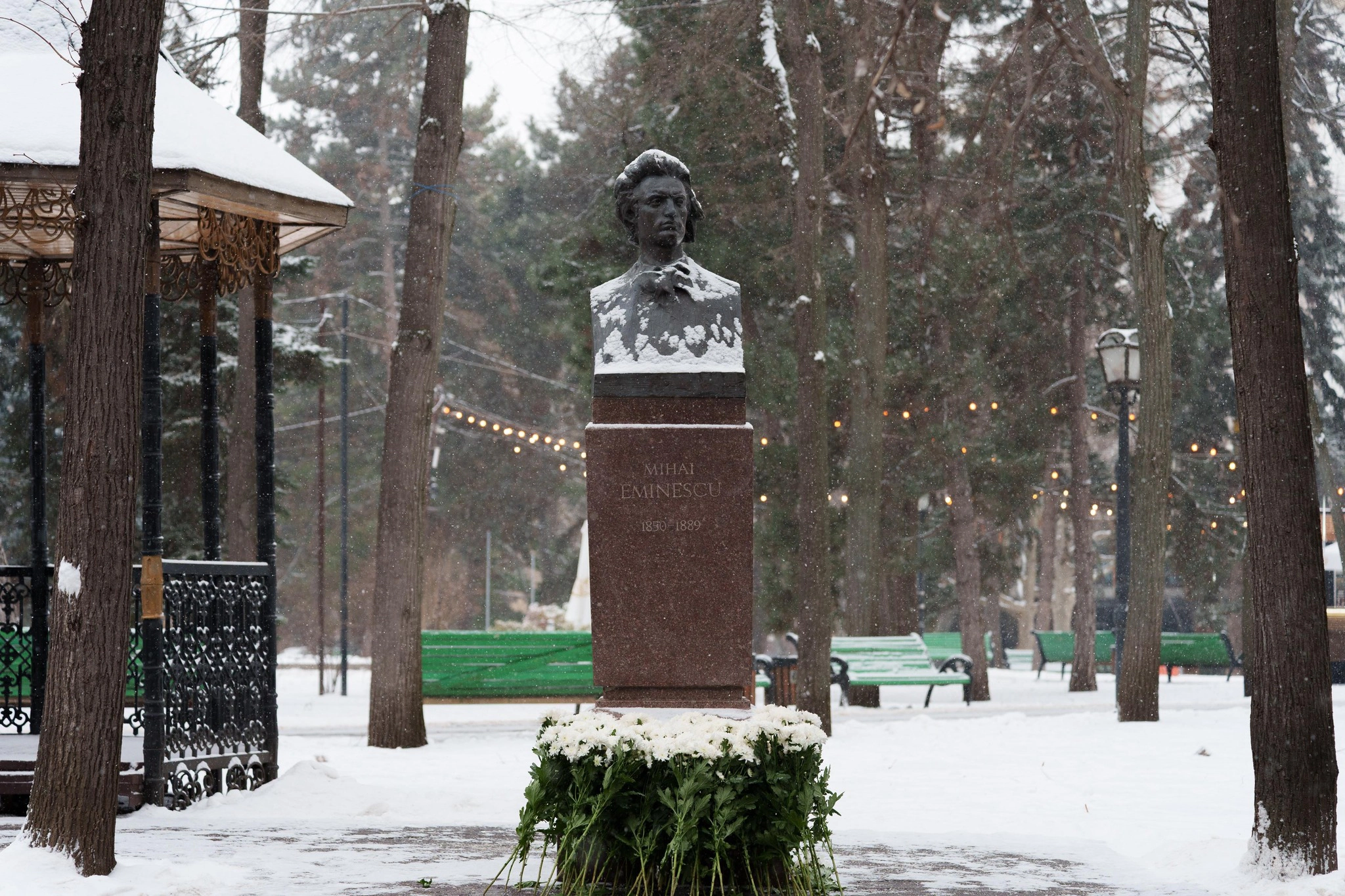 Bustul lui Mihai Eminescu