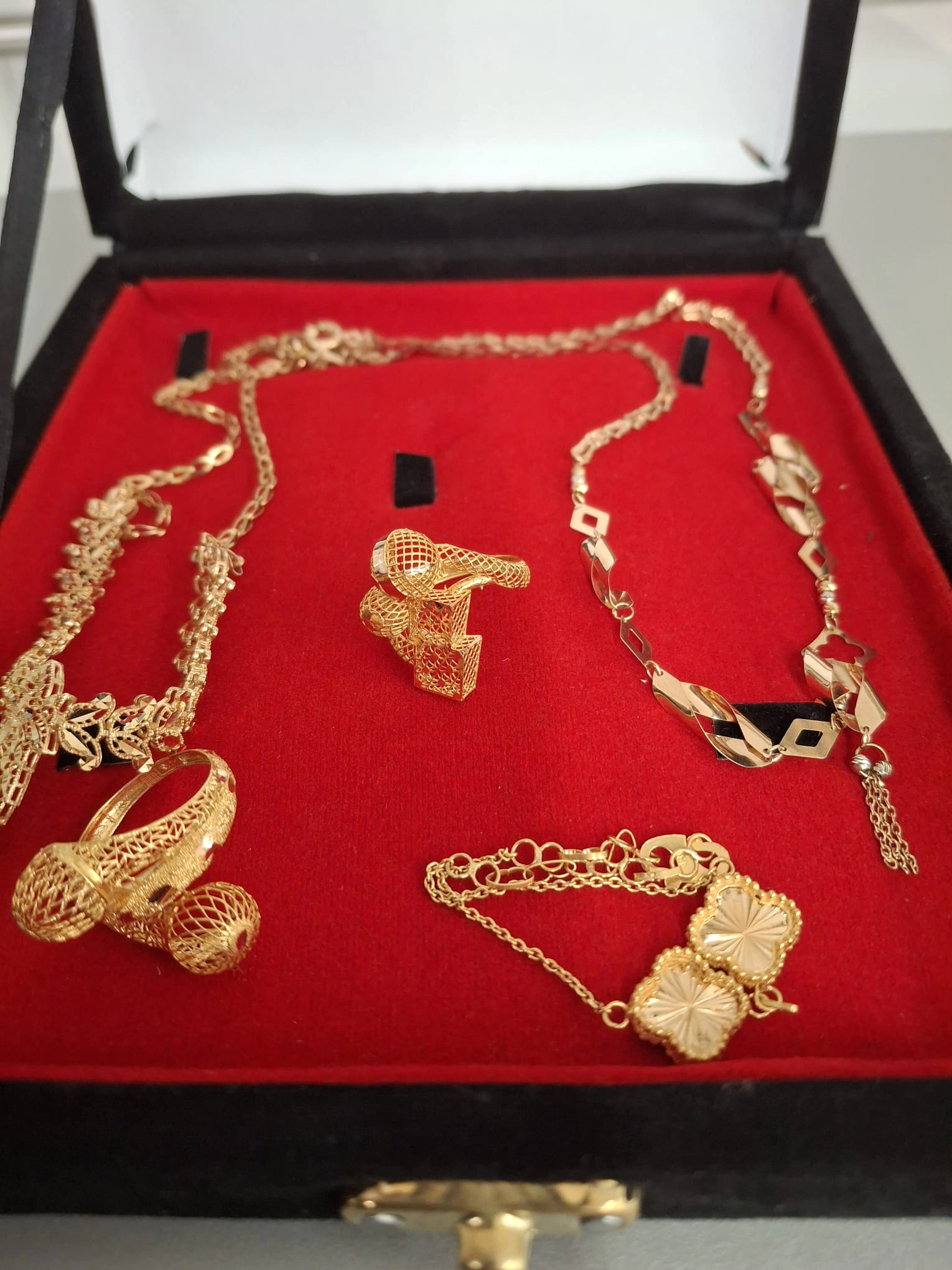 Bunuri ridicate pe Aeroport