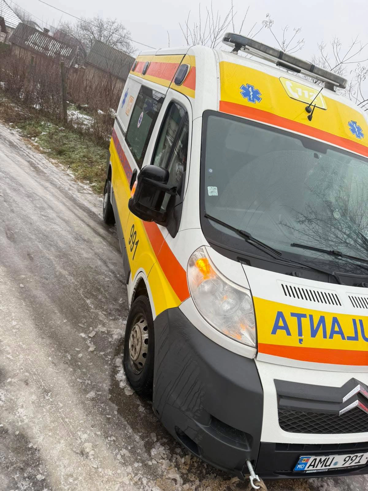 Ambulanță blocată