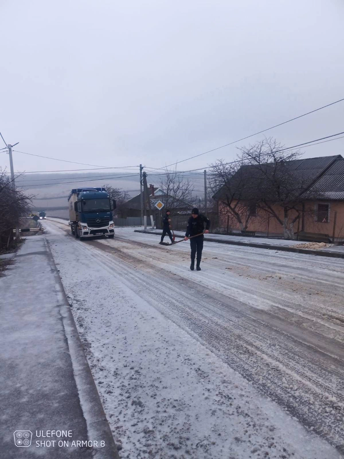 Polițiștii de Frontieră au intervenit pe drumul dintre localitățile Mihailovca și Troițcoe 