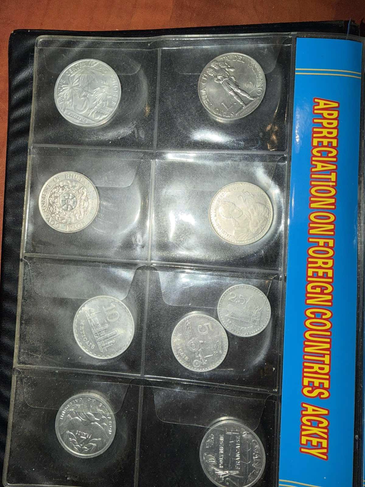 Monede ridicate în urma perchezițiilor