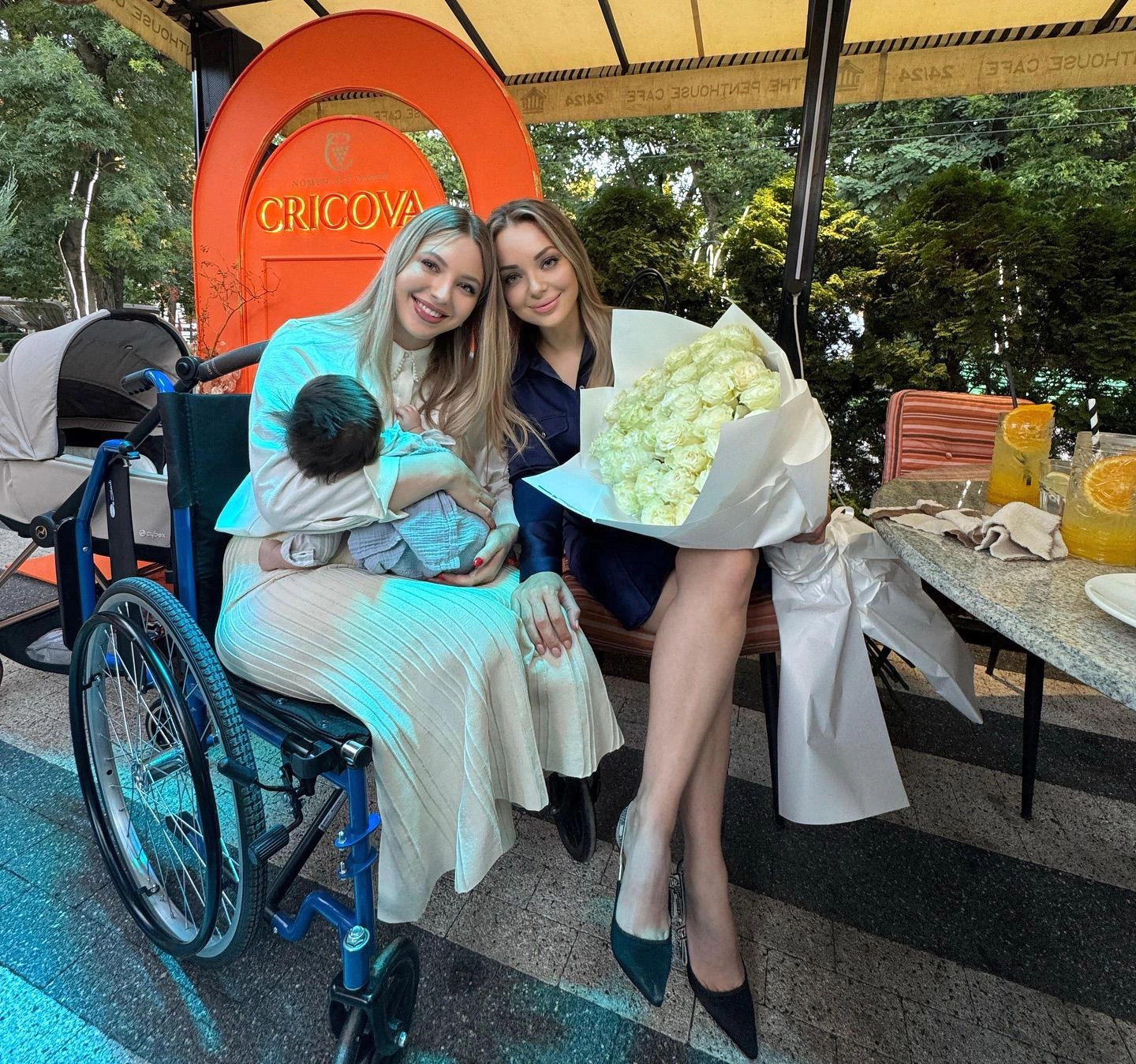 Marcela Paladi și sora ei, Livia