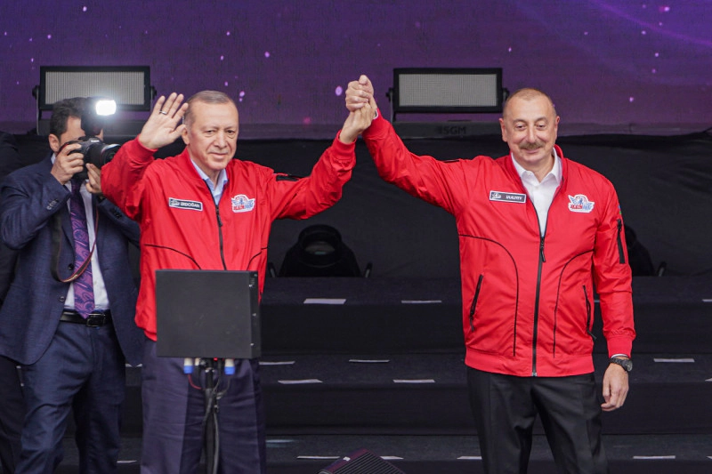 Recep Tayyip Erdoğan (preşedintele Turciei) și Ilham Aliyev (președintele Azerbaidjanului) 