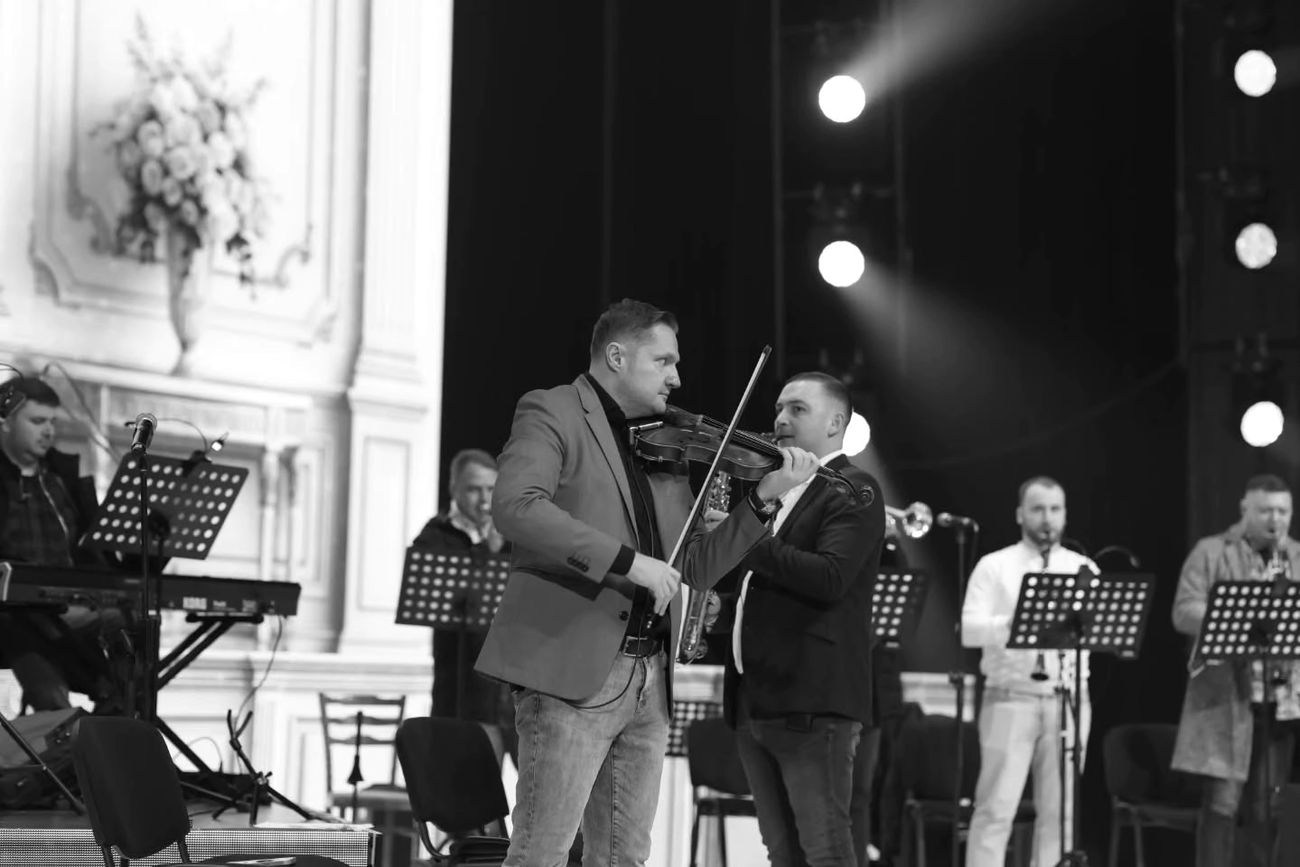 Orchestra Moldovlaska - La o nuntă moldovenească