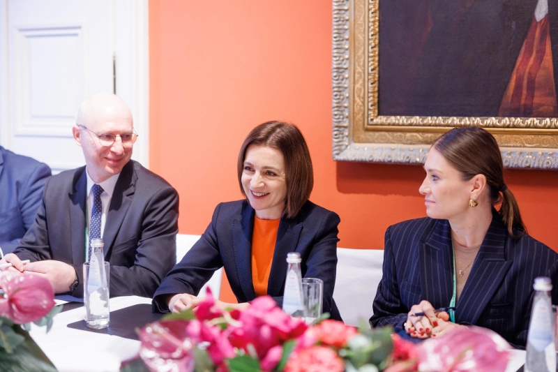 Maia Sandu la întrevedere cu oficiali