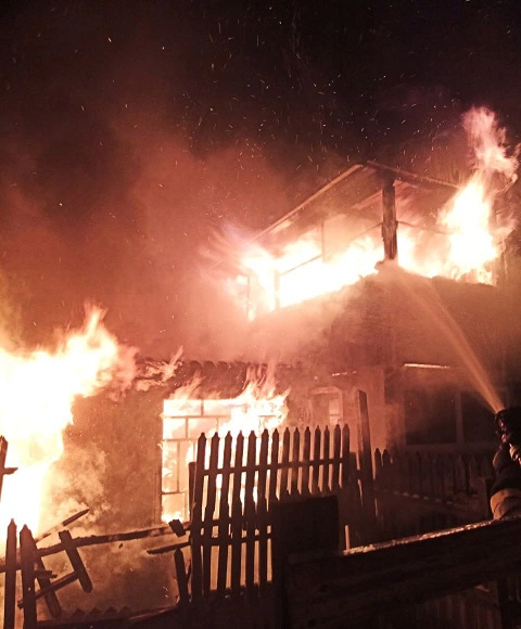 Casa care a luat foc 