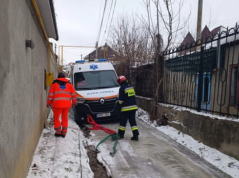 Ambulanță blocată