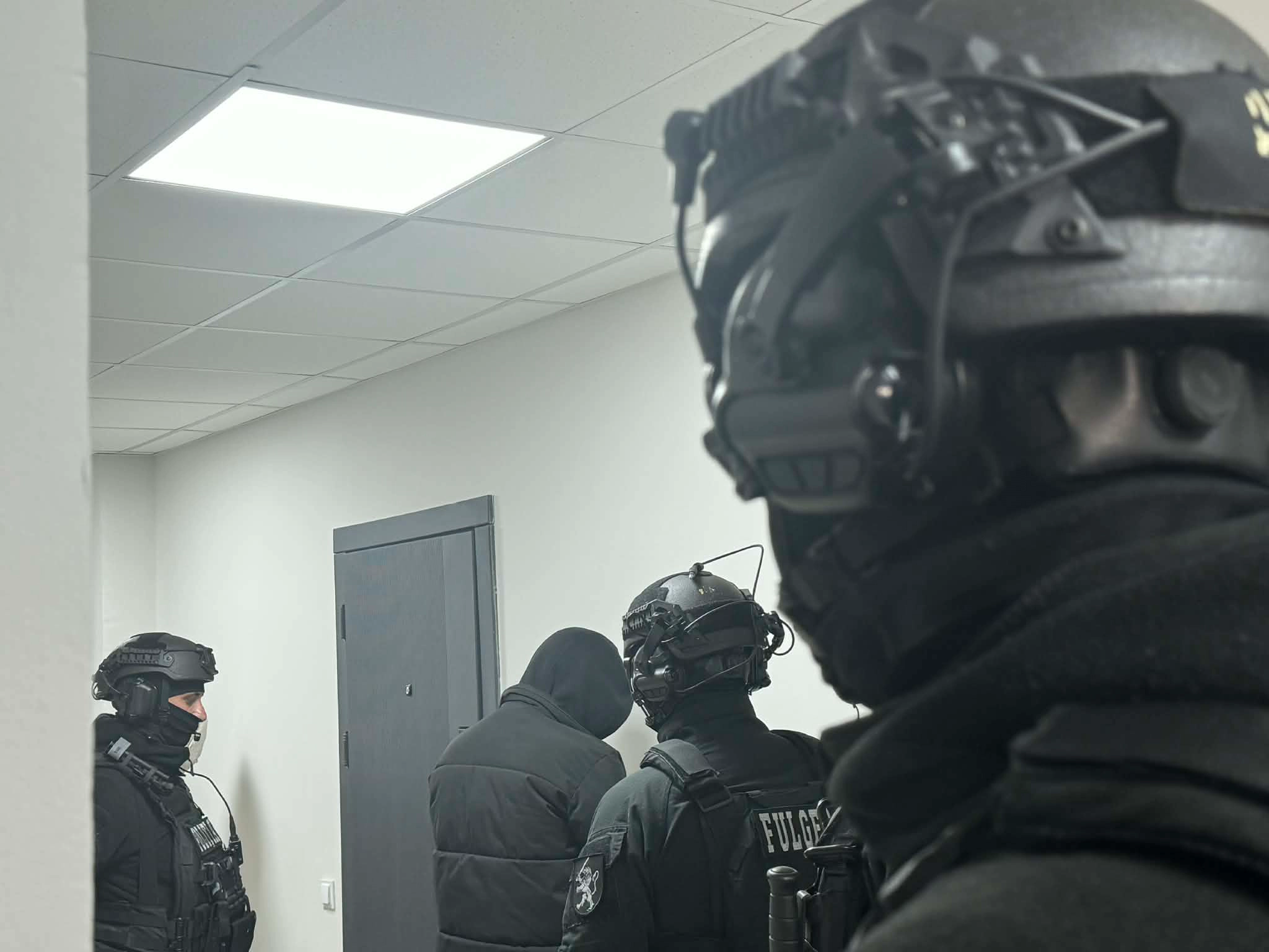 Moldoveanul implicat în schema de asasinare a unor persoane importante din Ucraina și mascații Fulger