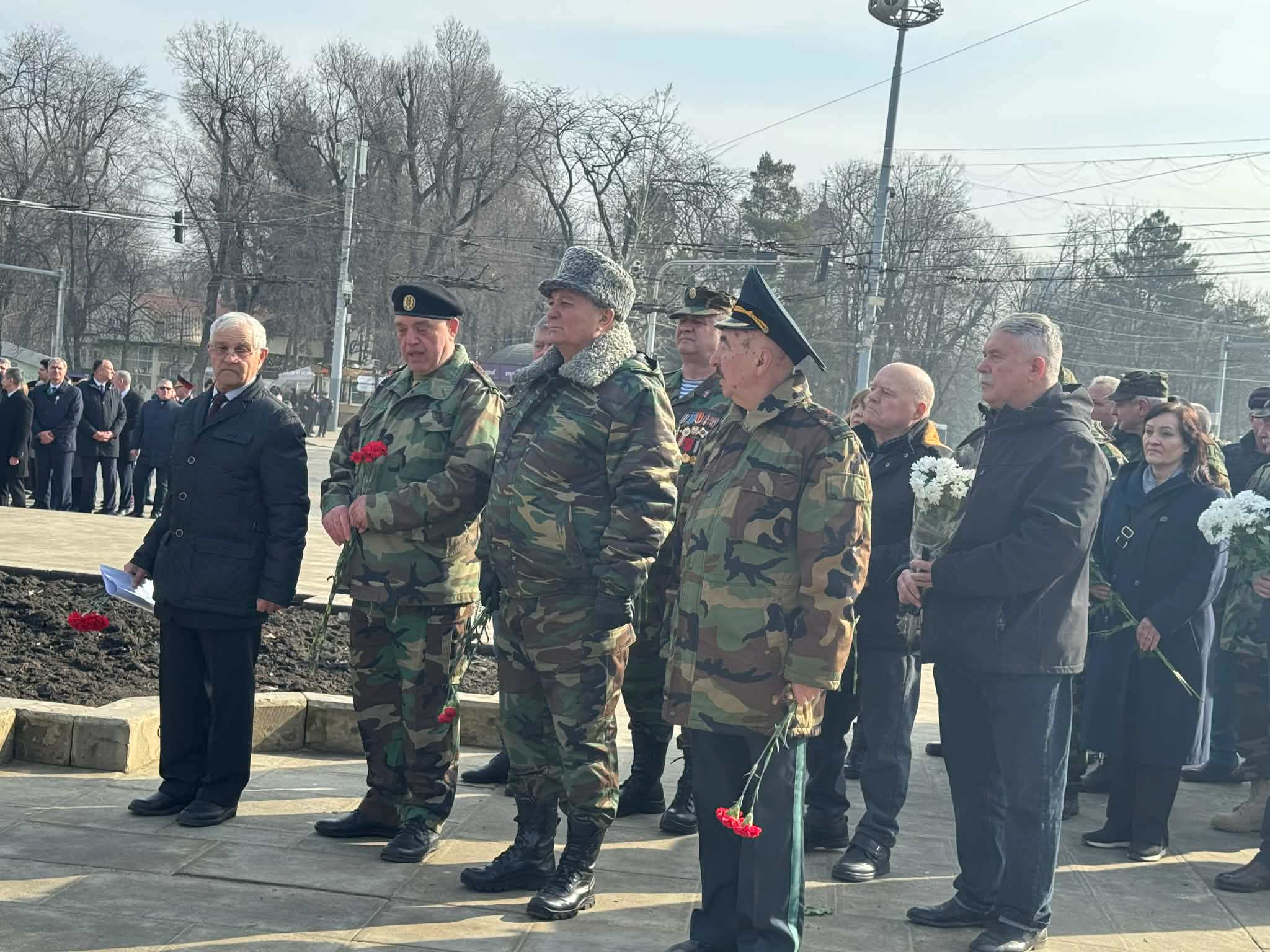 Militari, ofițeri și veterani de război