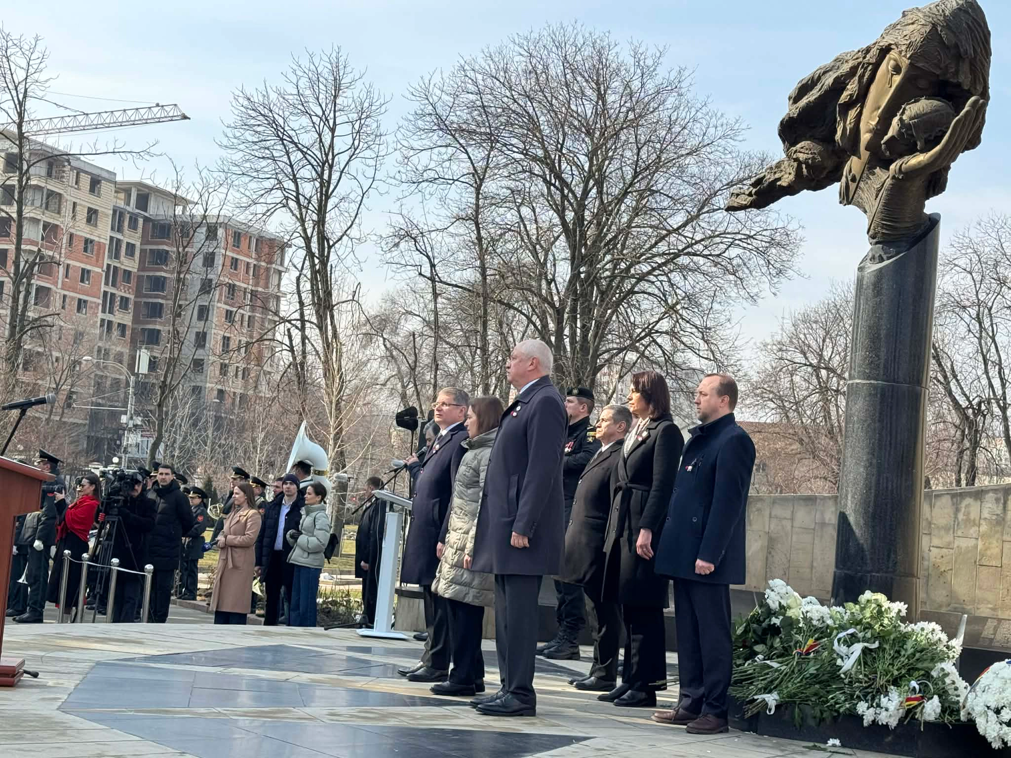Miting de doliu la monumentul „Maica Îndurerată”