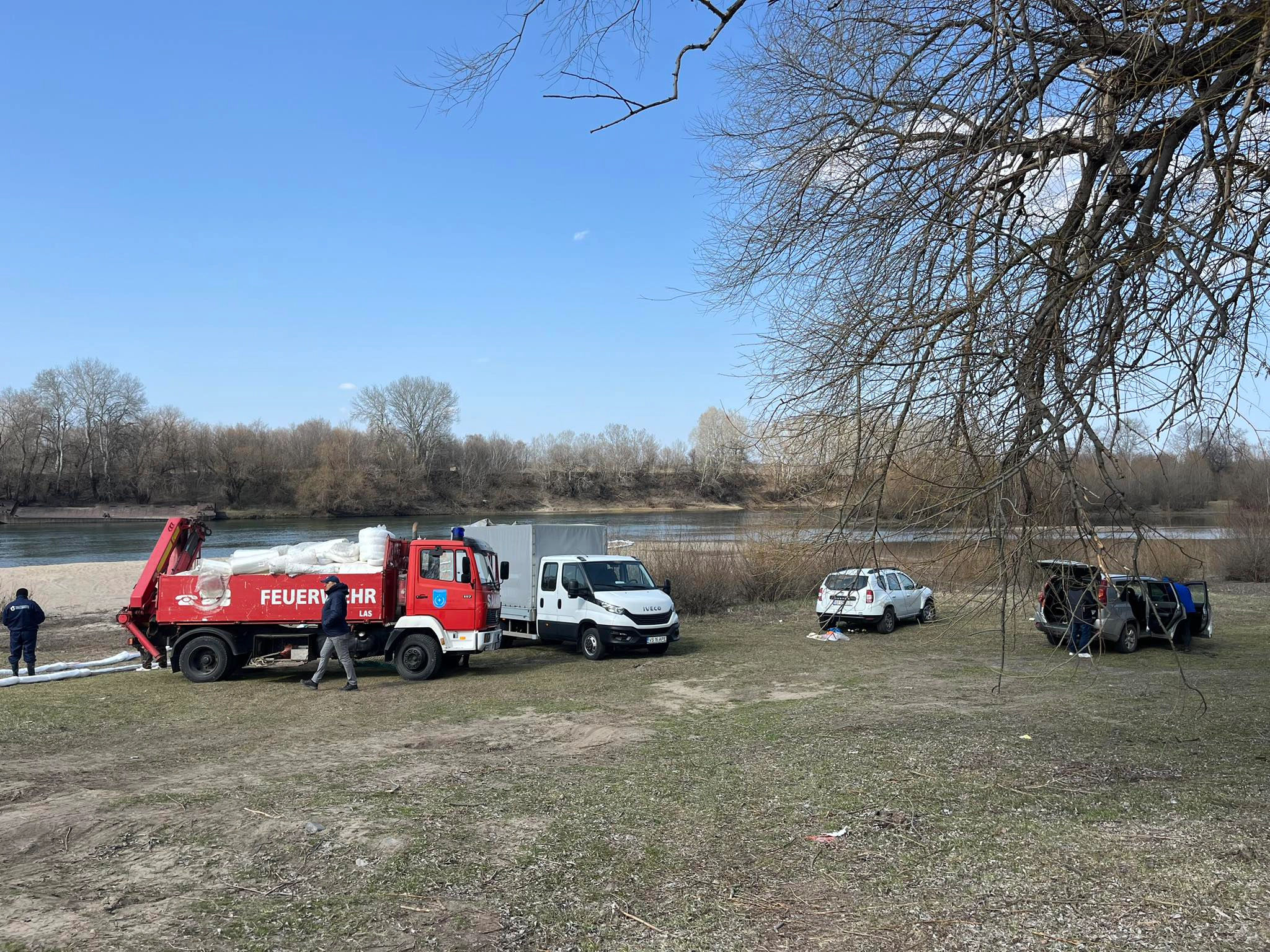 La Coșnița sunt amplasat barajele pe râul Nistru 