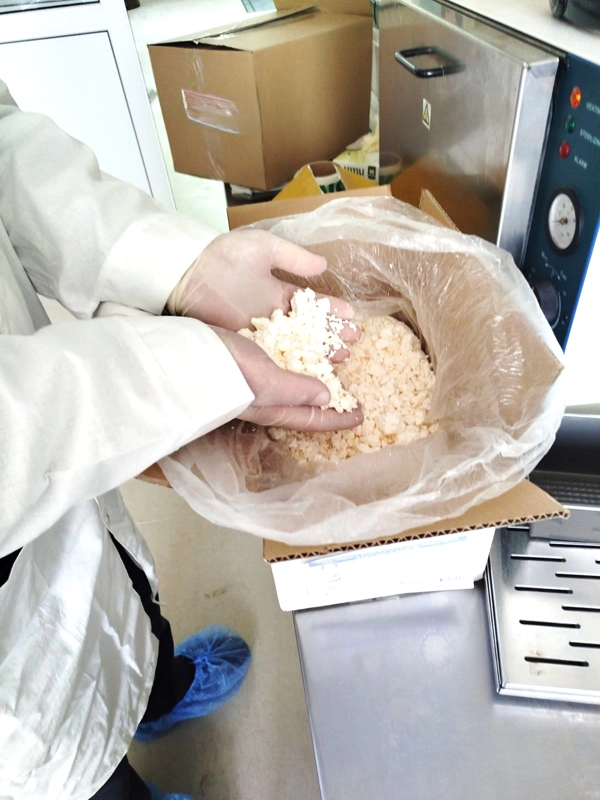 Lot cu produse alimentare blocat la vamă