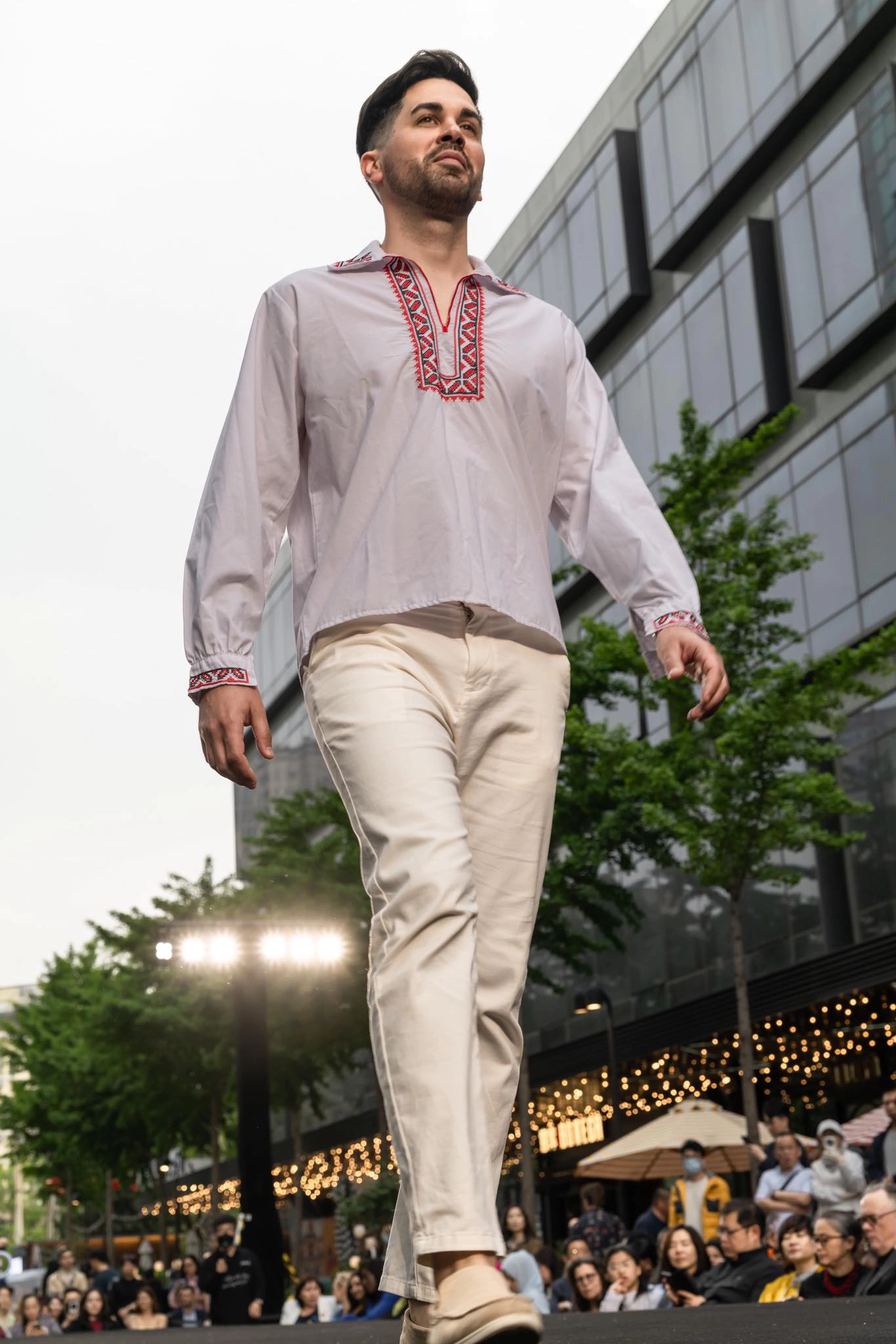 „World Weave – Fashion Weaves the World as One”