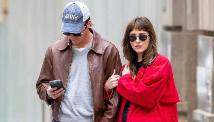 Dakota Johnson și Role Model