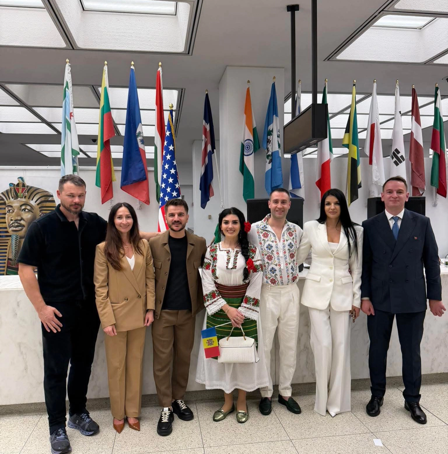 Tricolorul Republicii Moldova, arborat în premieră la Chicago