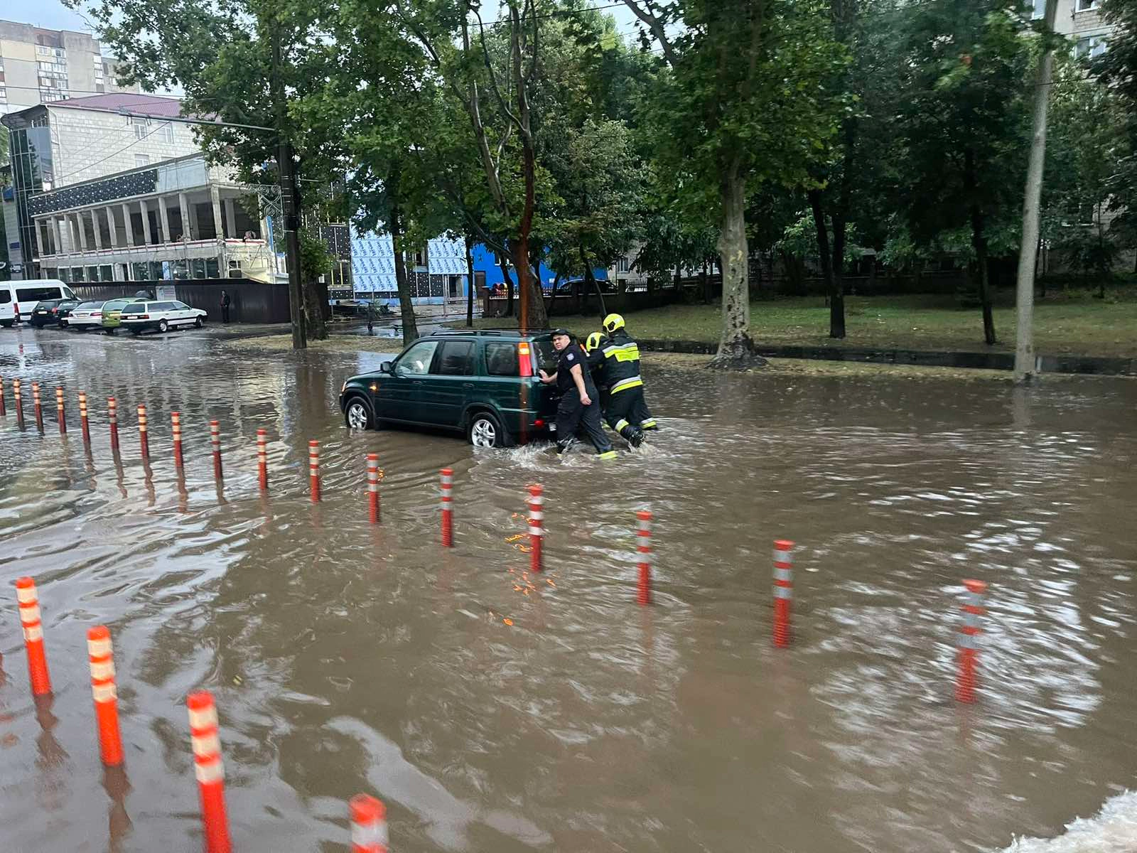 Intervențiile salvatorilor IGSU în urma ploilor