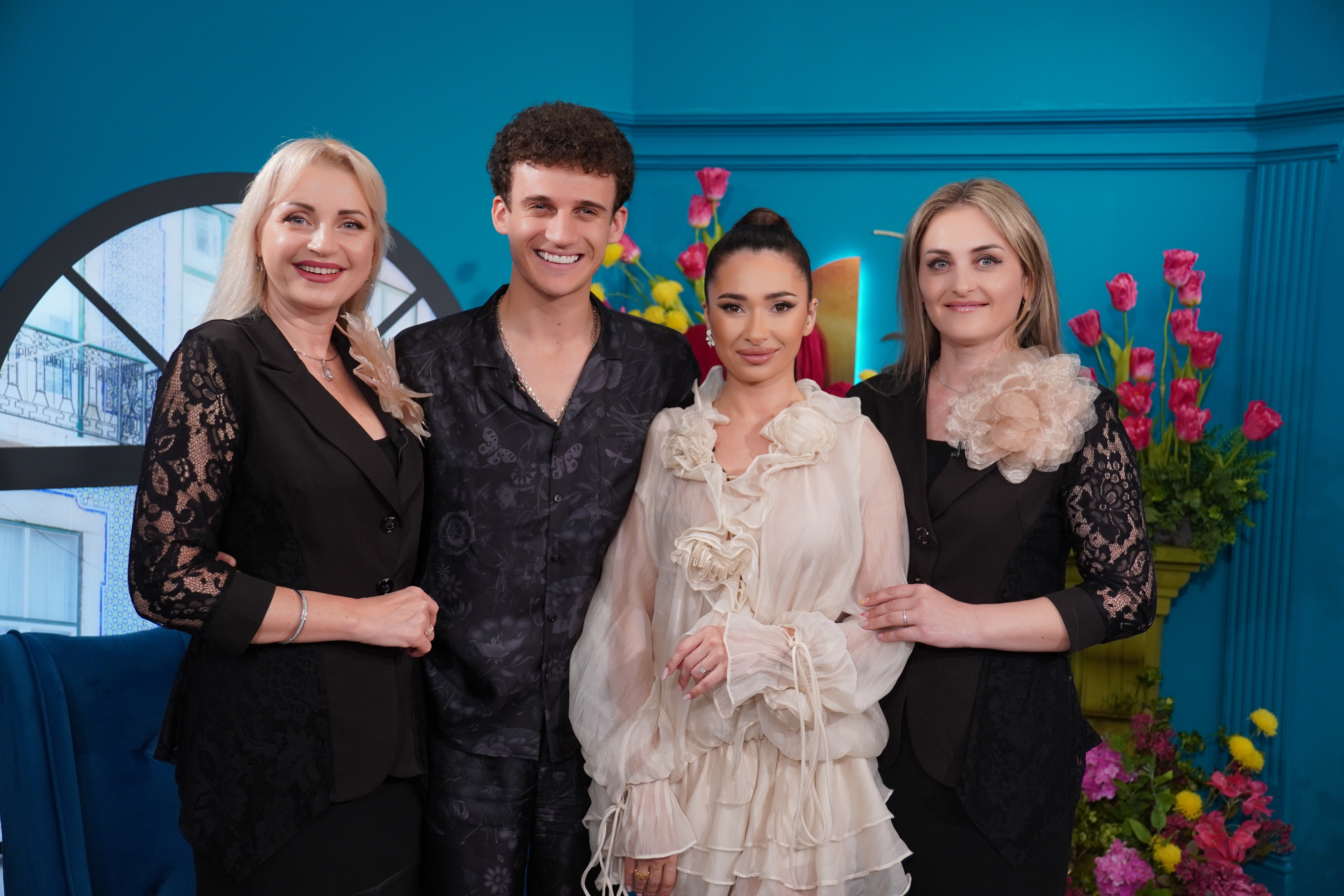 Larisa Harea și Victoria Caras 