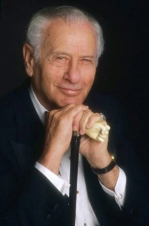  Eli Wallach