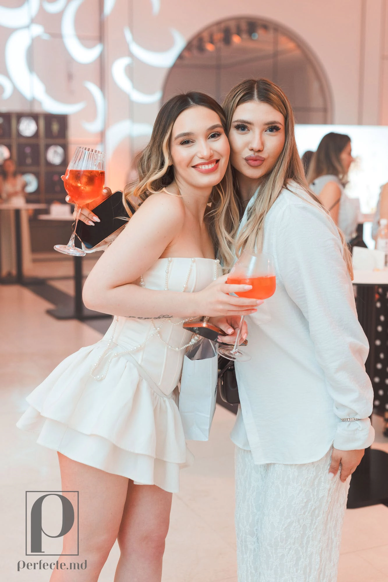 Ionela și Laura
