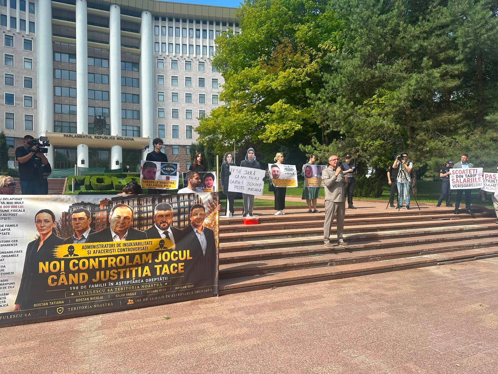 Protest la Parlament