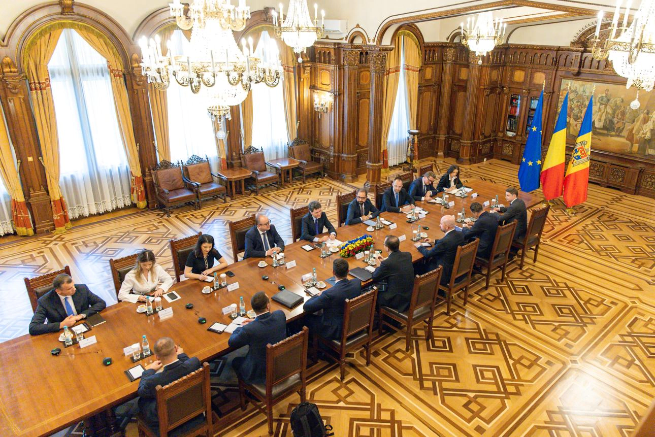 Întrevederea oficialilor