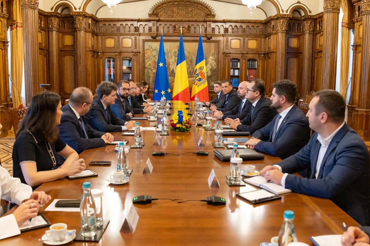 Întrevederea oficialilor