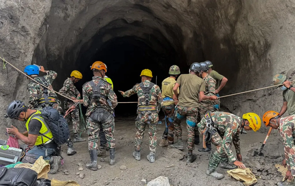 Salvatori în Nepal